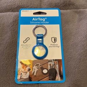 NWT Silicone Air Tag Holder